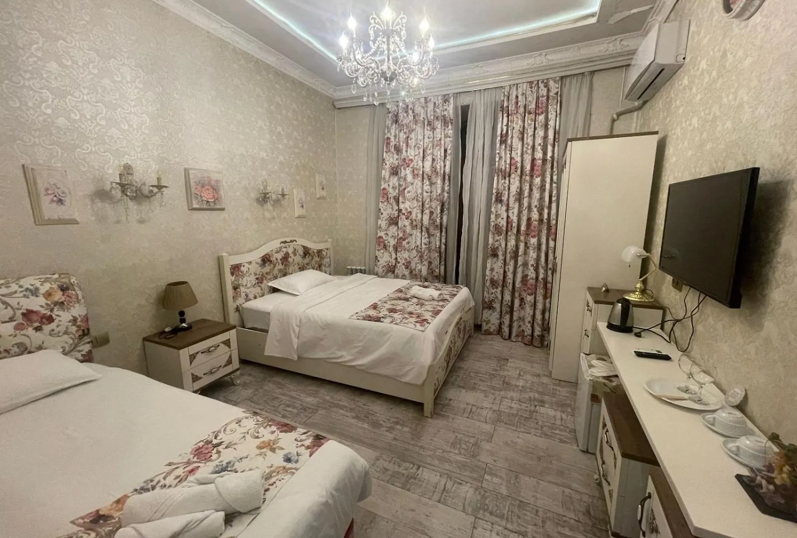 English Home Hotel 第比利斯
